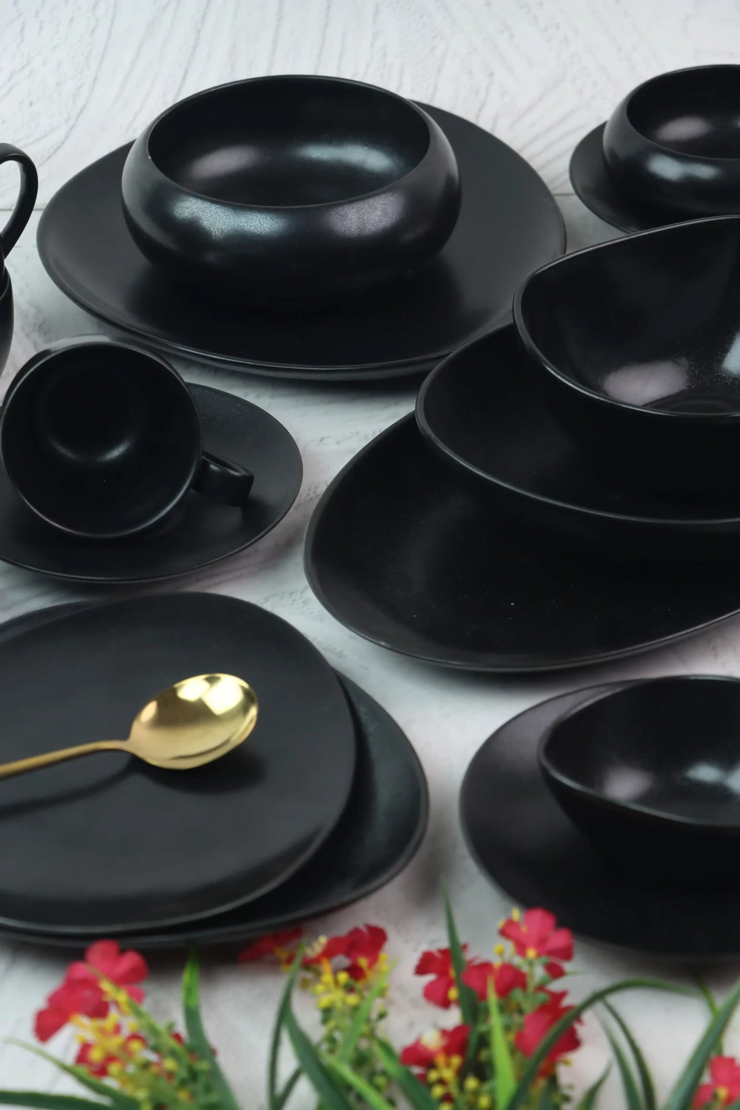 Exclusive Trigo Black 26 Pieces Dinner Set - Trigo Series