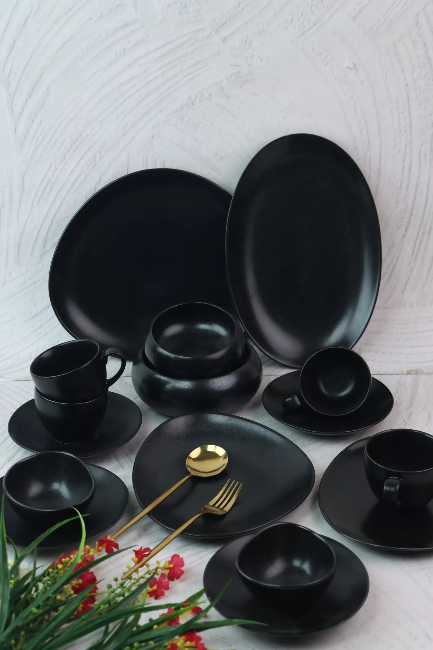 Exclusive Trigo Black 26 Pieces Dinner Set - Trigo Series