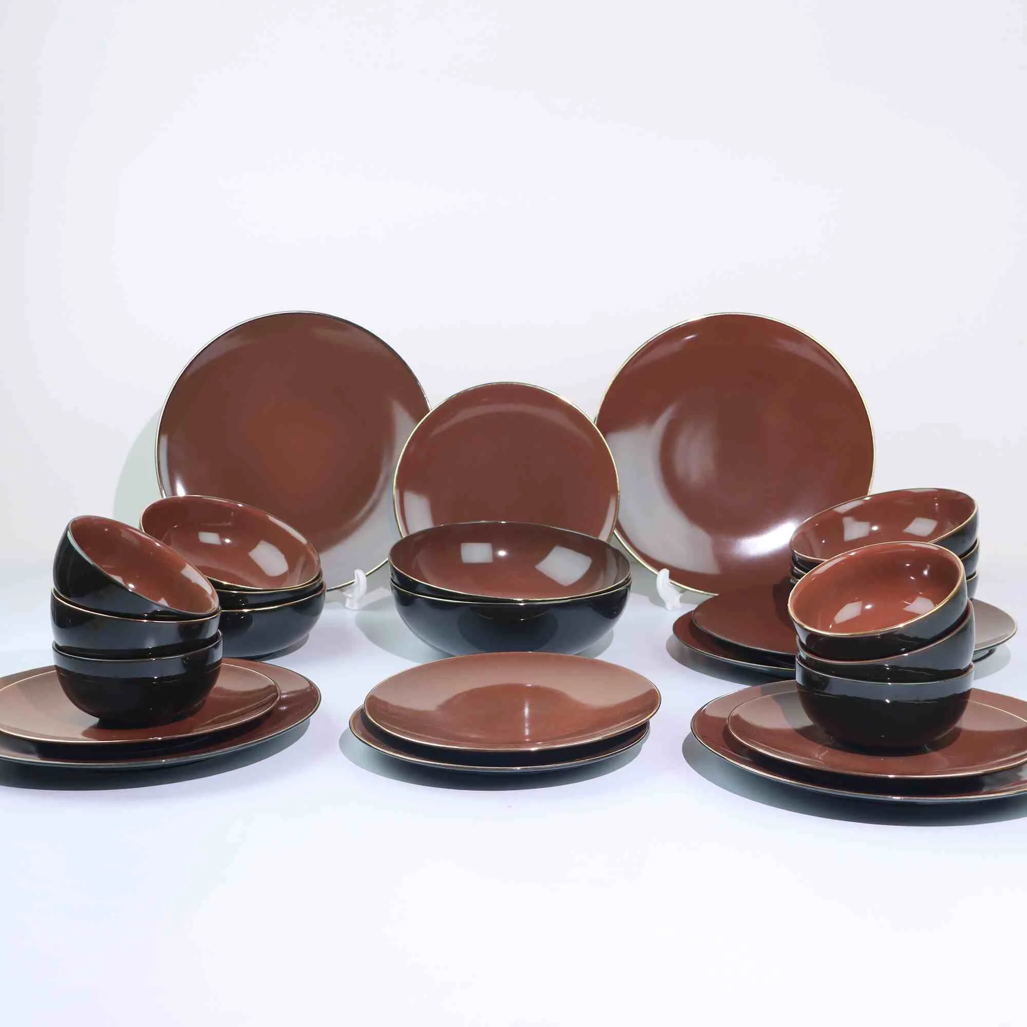 Classic Dinner Set With Gold Lining-Lamer Sienna